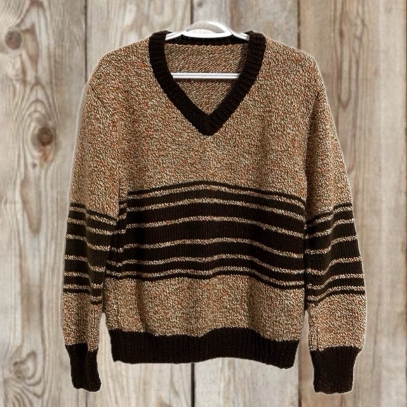 Handmade sweater with matching hat. - Picture 2 of 4